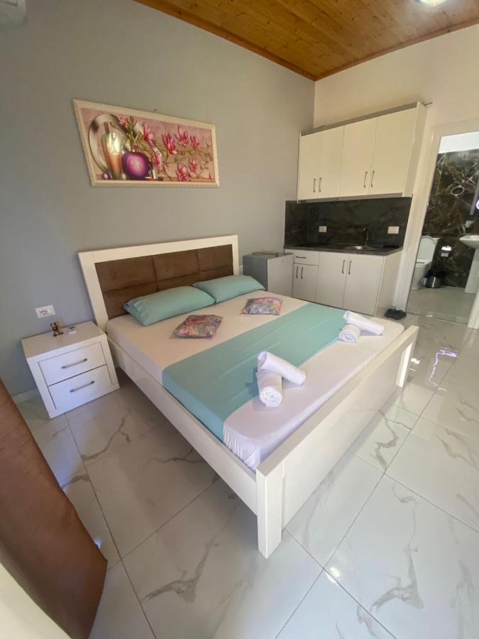 Vila Rafael Sarandë Esterno foto